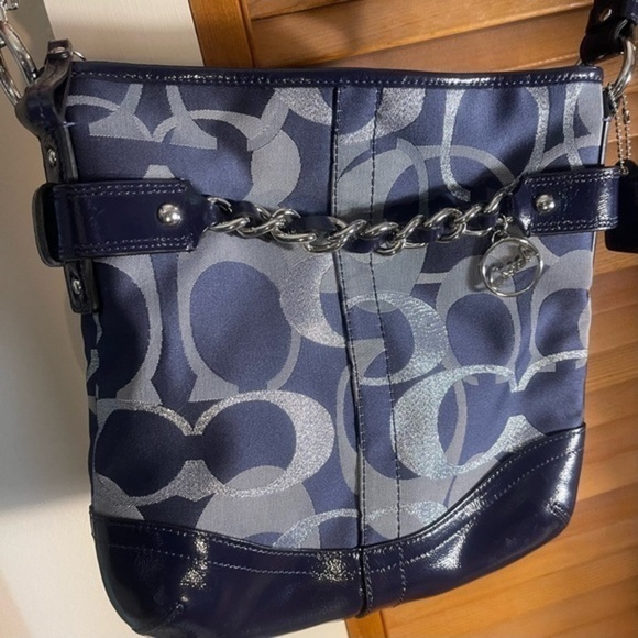 STUNNING Coach F19820 Moto Optic Metallic Chain Navy Signature Jaquard  Bag - Picture 7 of 14